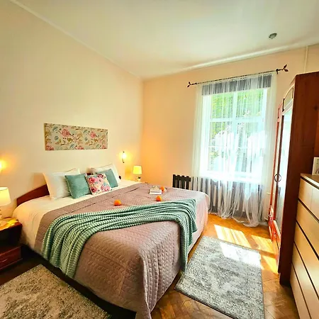 Elegant Lotus With Park Views Between Art Nouveau District & Old Town Appartement Riga