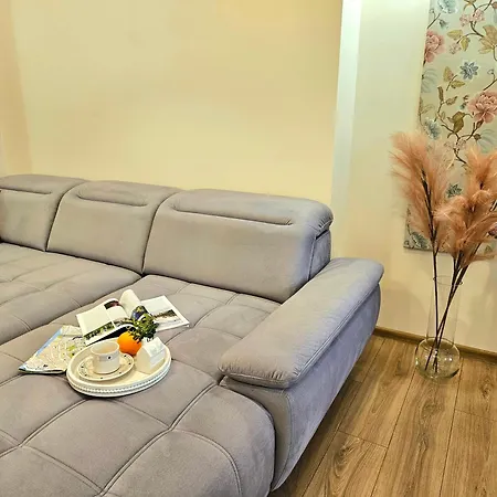 Elegant Lotus With Park Views Between Art Nouveau District & Old Town Appartement Riga