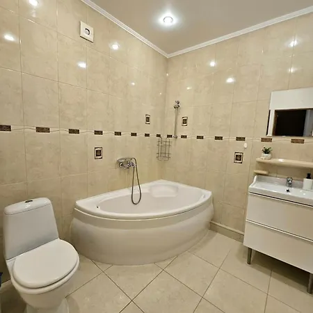 Appartement Elegant Lotus With Park Views Between Art Nouveau District & Old Town *